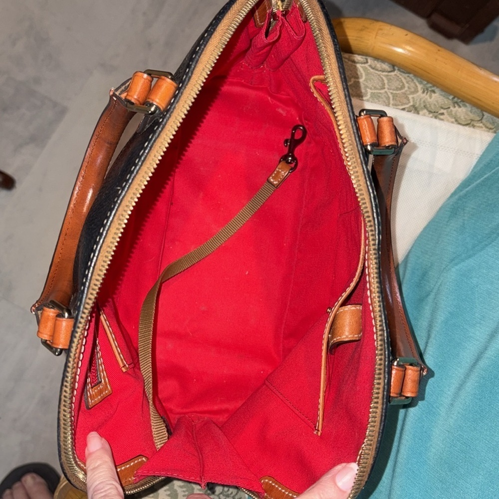 Dooney Bourke   Dome top satchel pebble, leather black/cinnamon, brown  trim EUC - Picture 13 of 17